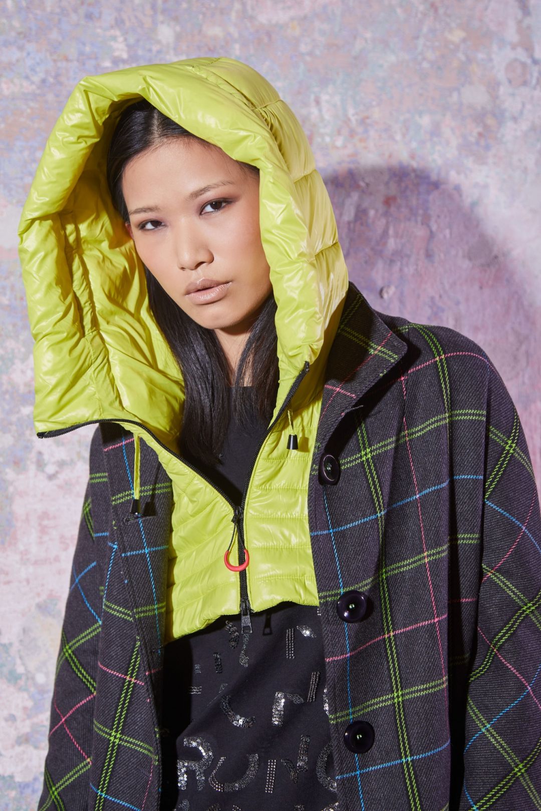 hooded neck warmer in padded nylon