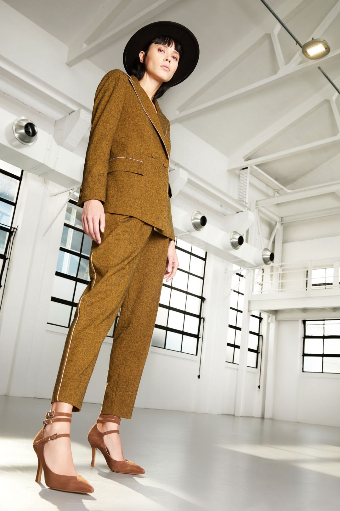 suede court shoes embellished with ankle laces