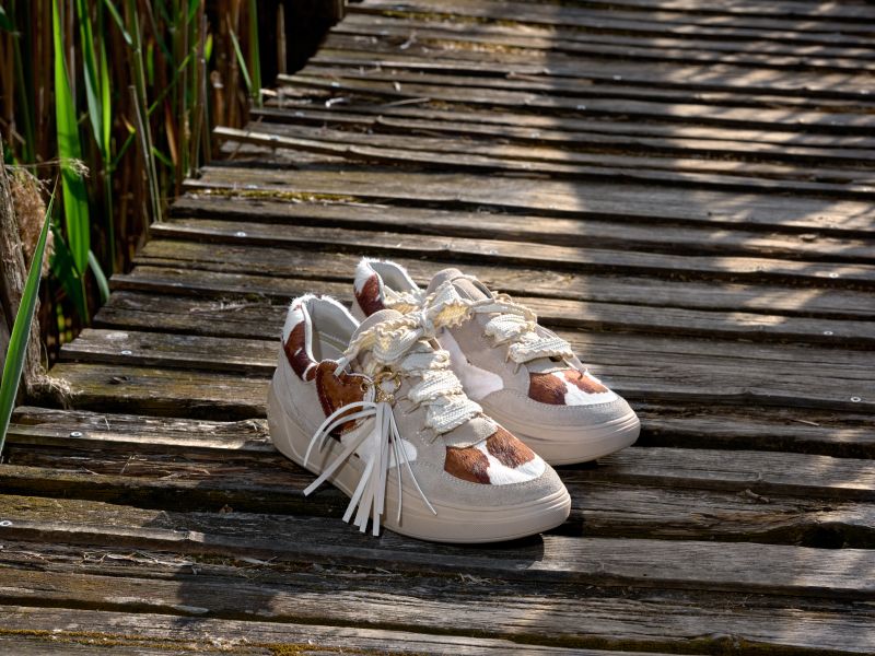 Women's shoes